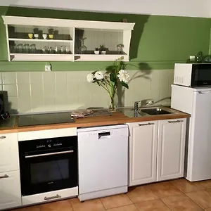 https://annecy-aix-appartement.hotels-rhonealpes.com